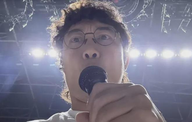 太拼！台媒曝陈奕迅演唱会票房超5500万，怪不得身体没恢复就上台