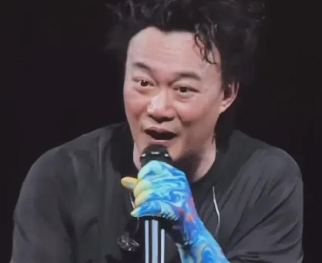 太拼！台媒曝陈奕迅演唱会票房超5500万，怪不得身体没恢复就上台