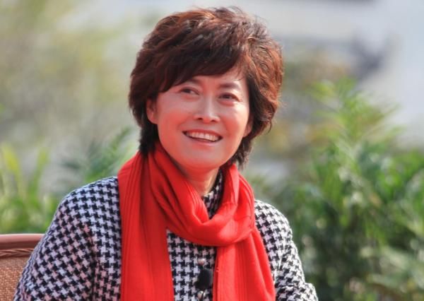 人物||离开央视的女主播们