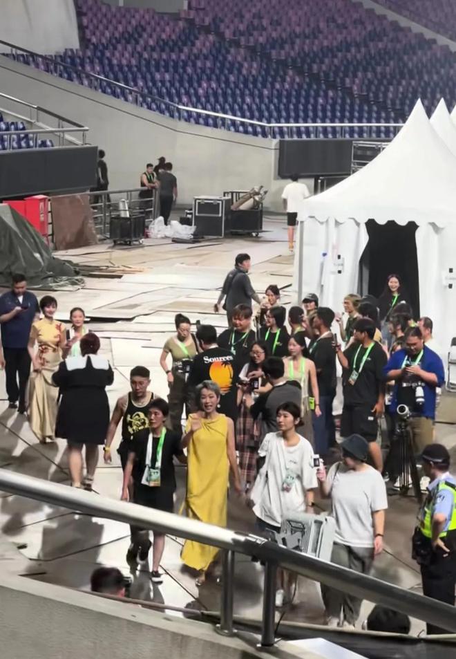 直到叶童主动退出《新白》巡演，周星驰说的那句话终于有人信了