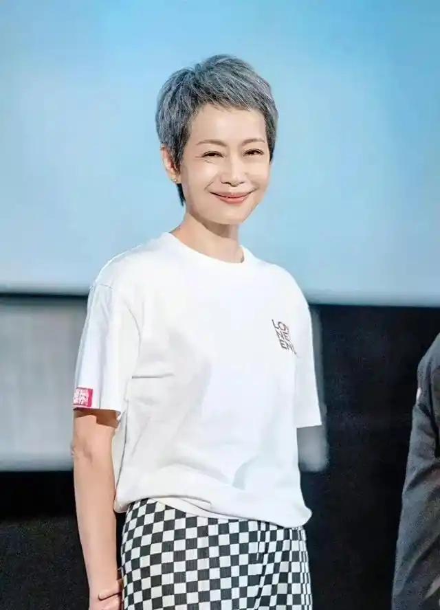 直到叶童主动退出《新白》巡演，周星驰说的那句话终于有人信了