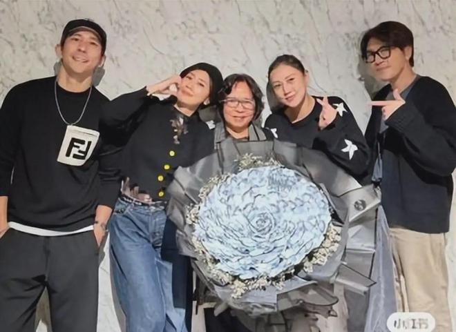 贾静雯的3位家人患癌，弟媳癌症恶化，感谢妈妈的细心照顾