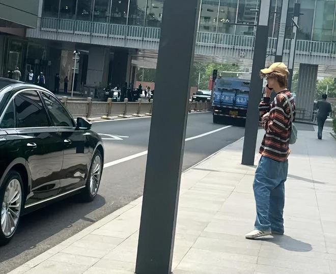 鹿晗分手风波后首次晒照，嘴唇变薄人中变长，身材消瘦撞脸尹正