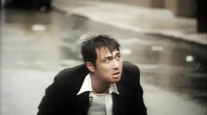这个人是影史最厉害黑帮大佬，看过都懂