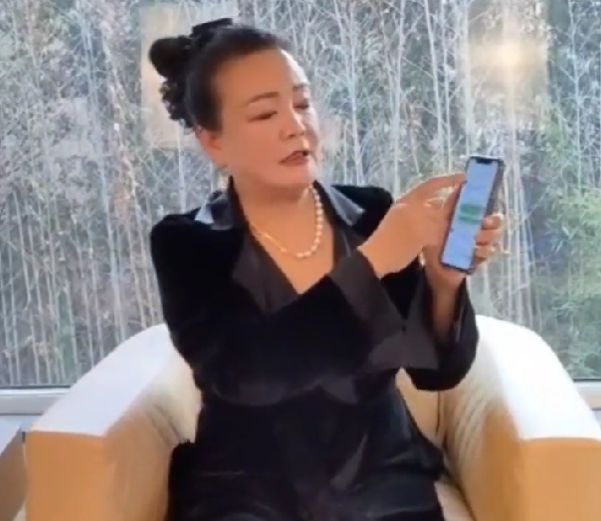 “你和小S把大S害了”，如今再看张兰这段话，句句扎S家心窝