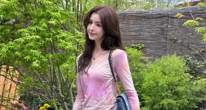 “不红是原罪，红了什么都对”！郝蕾用一句话，揭开娱乐圈遮羞布