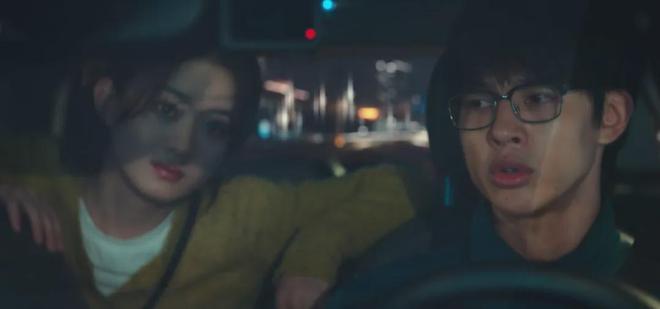 《在人间》首播遭吐槽！剧情故弄玄虚难看懂，赵丽颖演技再遭差评