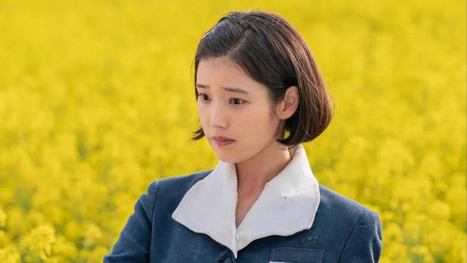 IU朴宝剑剧组被曝霸凌群演？强制剃头还虐待老人，圈内人说不稀奇