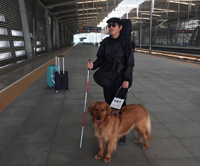 周云蓬和导盲犬熊熊：再见熊熊，你是永远的乡愁
