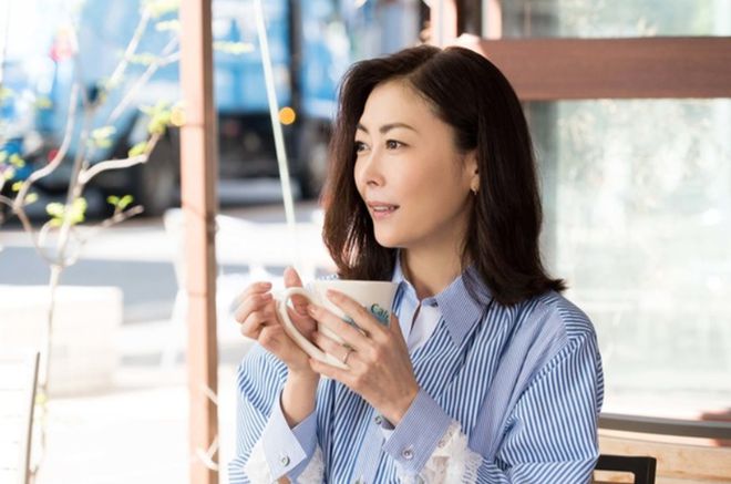 中山美穗上亿遗产归妈妈！生前努力赚钱给妈妈盖房，让人想到大S
