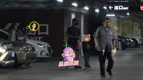 刘诗诗吴奇隆合体带娃，两人无交流，保持距离，6岁儿子很活泼