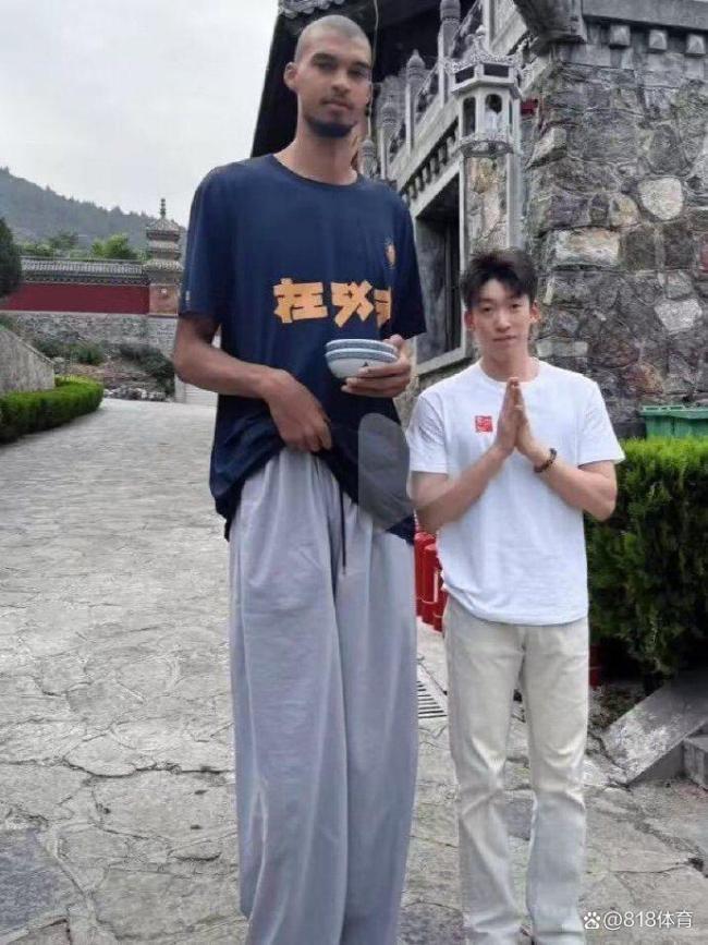 文班亚马凌晨4点半起床达摩洞跑步