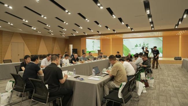 聚焦影像叙事与乡村生态:电影《水草长生》教学实践影像创作研讨会在河北美术学院举办