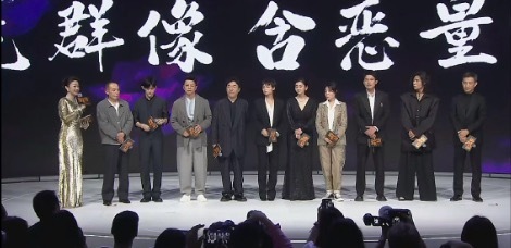 张译再上演“疯狂让C位”剧情 各种 “极限拉扯”最后退到边角