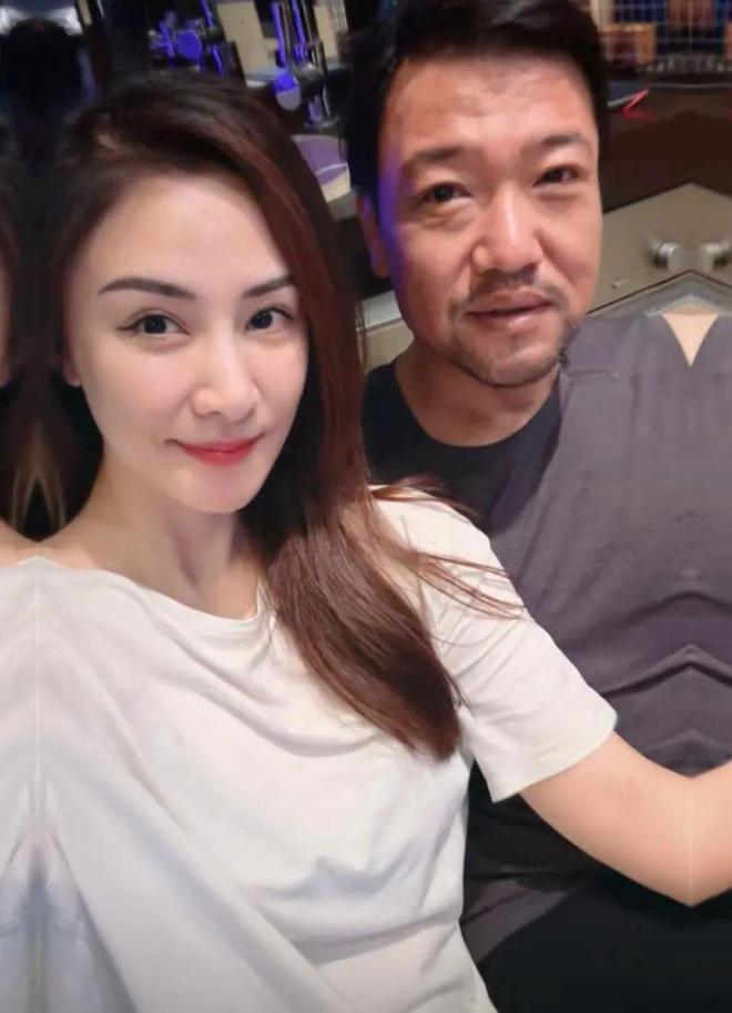 连贾冰都瘦了！就等一个沈腾了