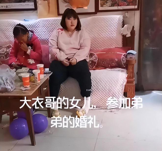 大衣哥女儿开店做老板，26岁被多次提亲，男方家底显赫很低调