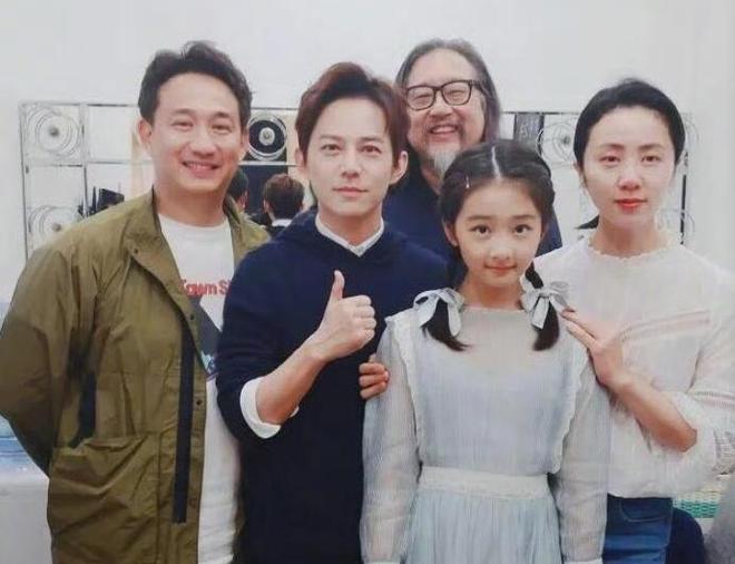 人鱼后黄多多又接巨饼？星二代能演好贫苦少女？爸爸黄磊会支招吗