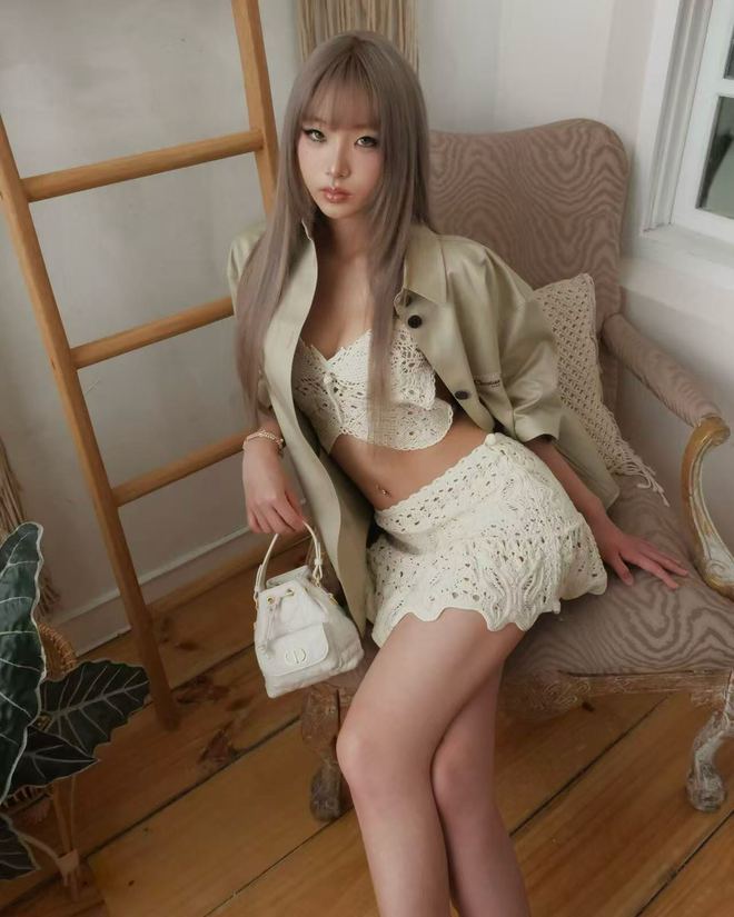 小S女儿不再模仿大S，韩系风甜美路线很漂亮，比妹妹许韶恩还好看