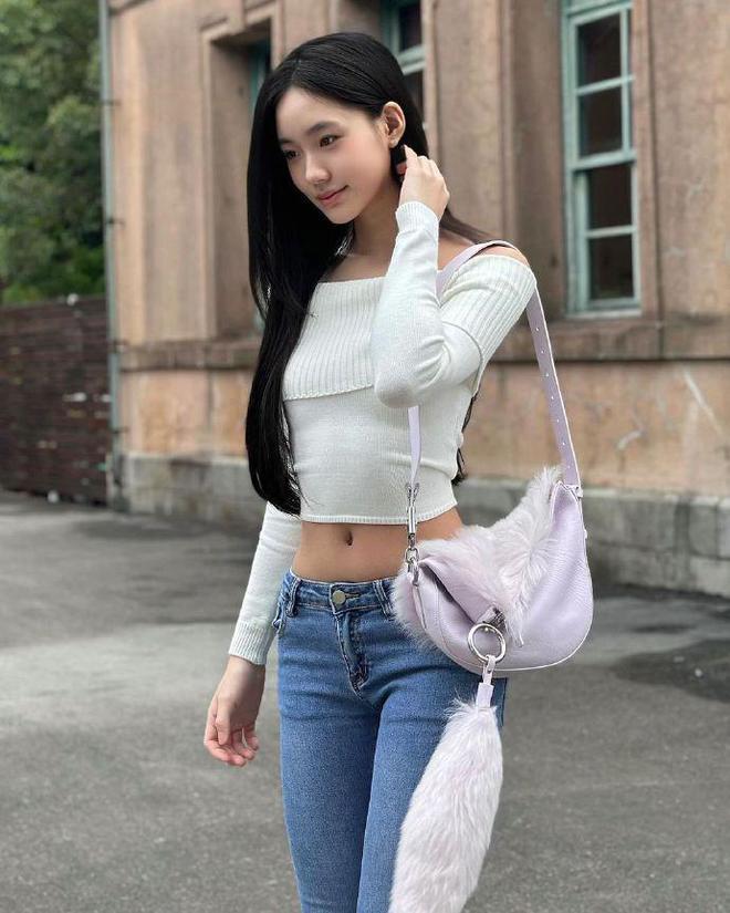 小S女儿不再模仿大S，韩系风甜美路线很漂亮，比妹妹许韶恩还好看