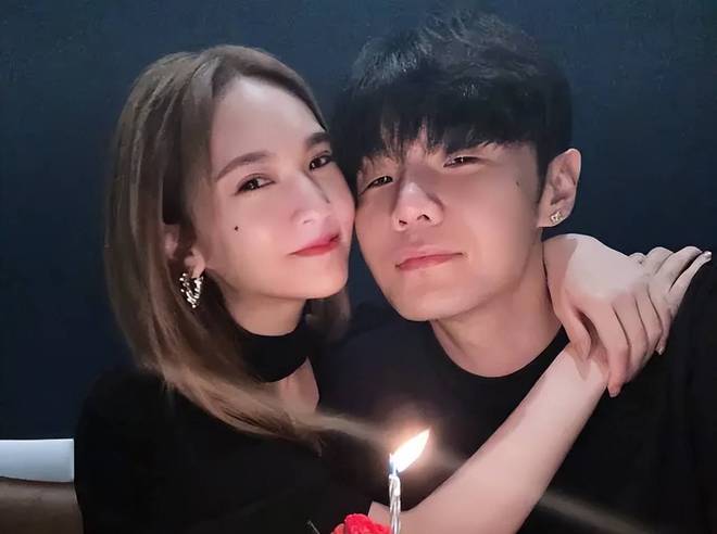 李荣浩第11年给杨丞琳卡点庆生，是太太也是好友的关系，谁慕了？