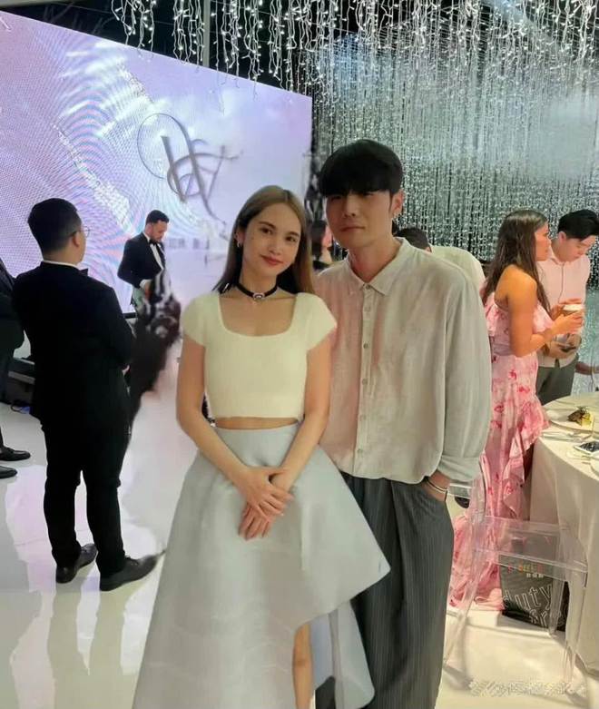 李荣浩第11年给杨丞琳卡点庆生，是太太也是好友的关系，谁慕了？