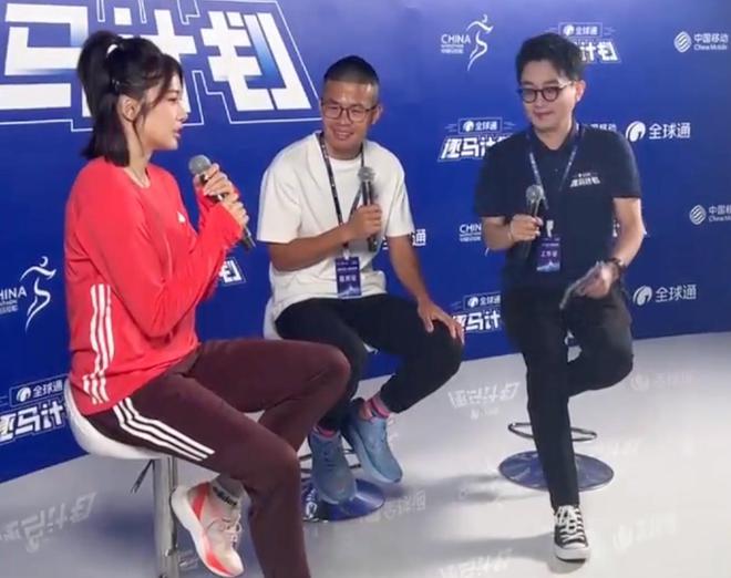 吴艳妮：喜欢周杰伦好几首歌，第一首是蒲公英的约定