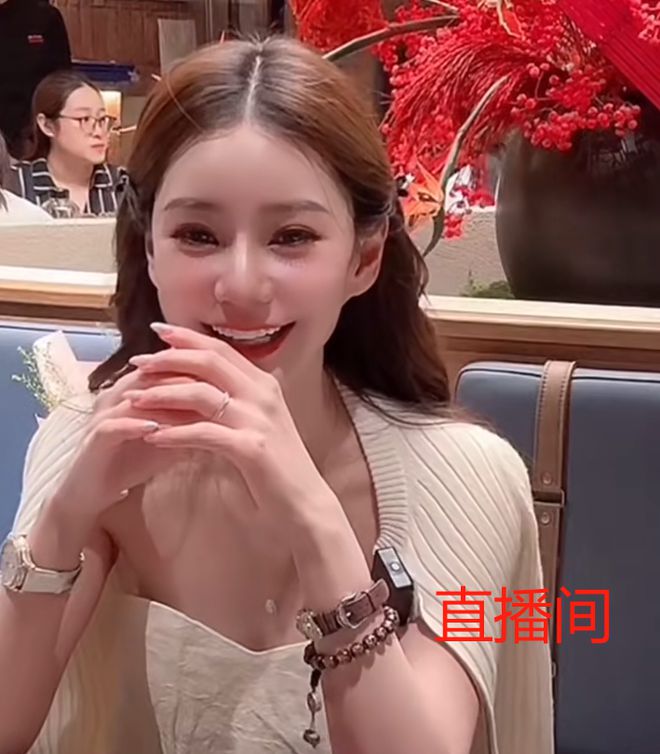 马筱梅生图撞脸S妈，网友感叹好像母女，业内呼吁汪小菲珍惜女方