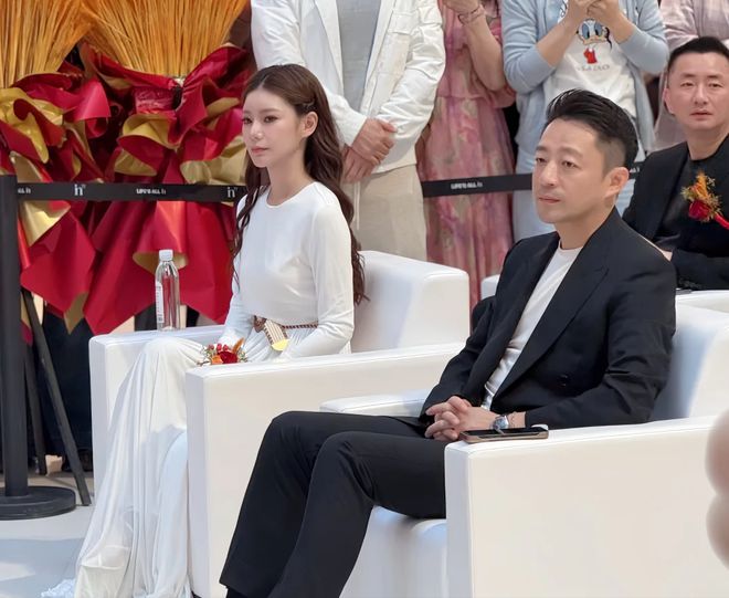 马筱梅生图撞脸S妈，网友感叹好像母女，业内呼吁汪小菲珍惜女方