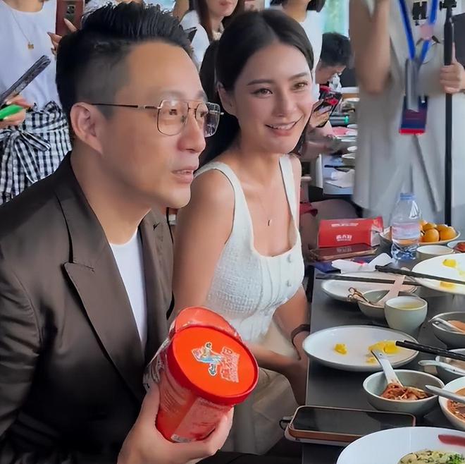 马筱梅生图撞脸S妈，网友感叹好像母女，业内呼吁汪小菲珍惜女方
