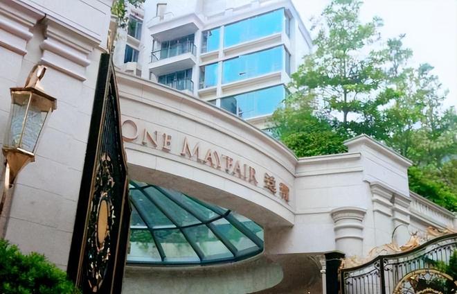 郭嘉文开美甲店生意火爆，在维港豪宅内宴请宾客，李泽楷未现身
