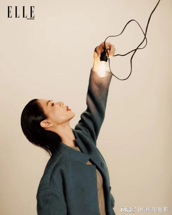 影后谢盈萱台版《ELLE》封面大片，40+“俗女”人生正精彩