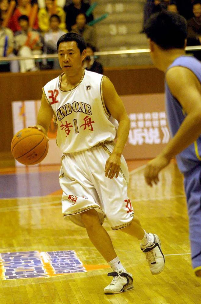 八块腹肌算什么，这些华人男星才是“身材管理大师”……