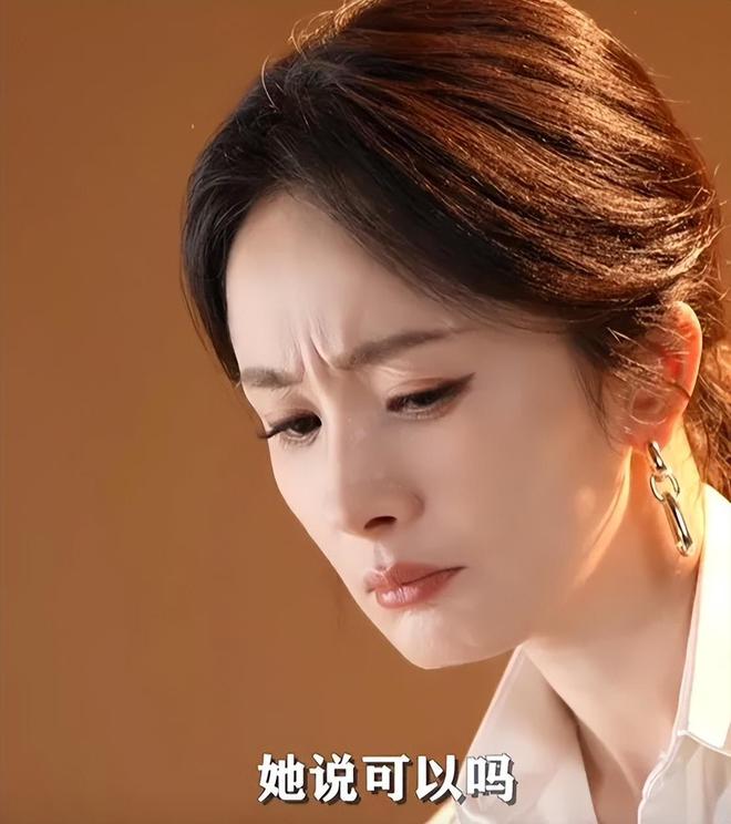 杨幂曝小糯米爱画画，支持女儿追梦，曾用女儿画作辟谣离婚太唏嘘