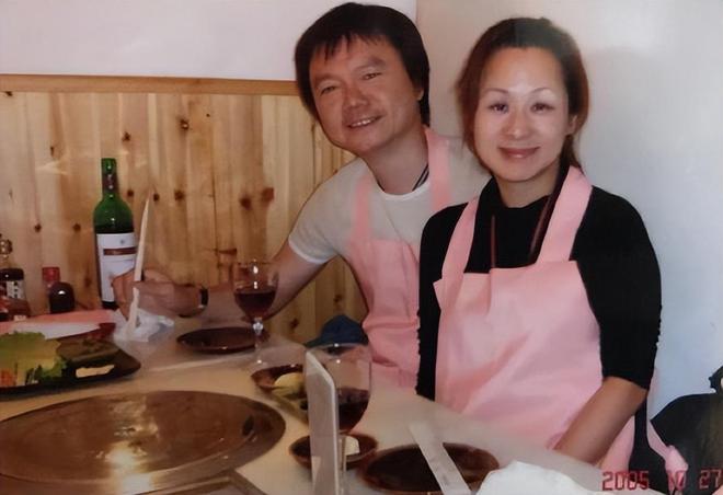 艾威公布亡妻告別仪式时间，发夫妻旧照缅怀，送别挚爱最后一程