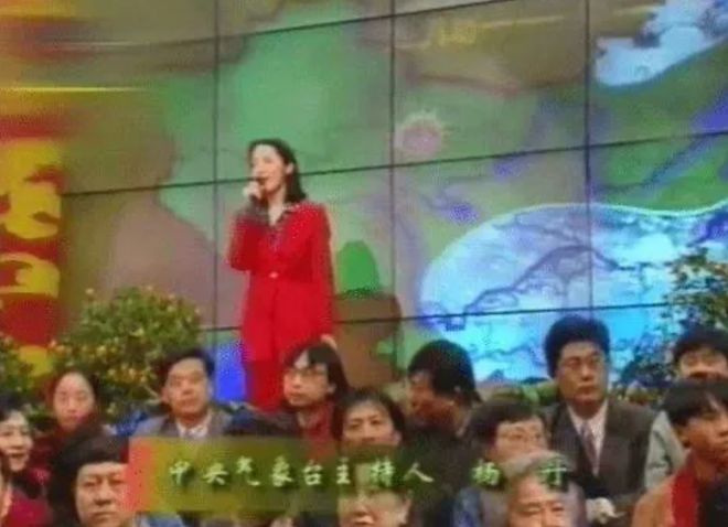 杨丹：和初恋丁克15年，40岁生子，工作零失误，却是“临时工”？