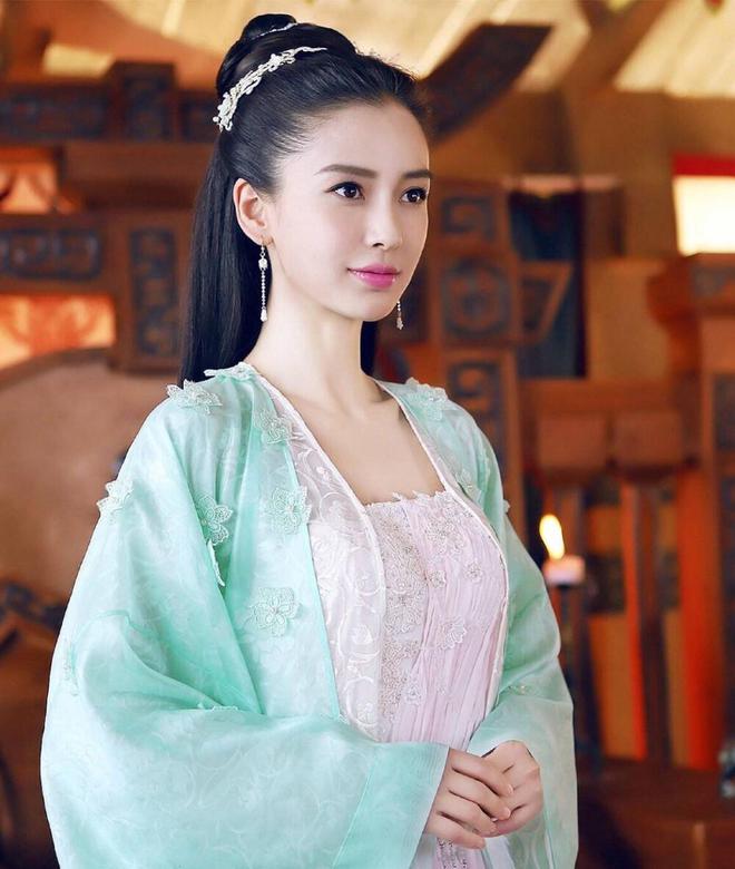 跟黄晓明离婚3年，baby被打回原形，郭德纲的话应验了