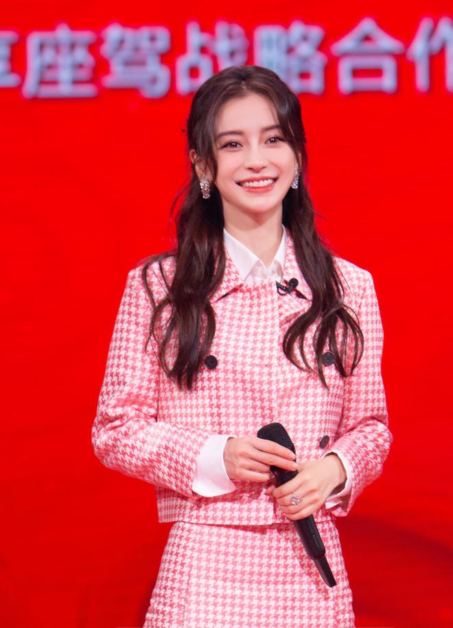 跟黄晓明离婚3年，baby被打回原形，郭德纲的话应验了