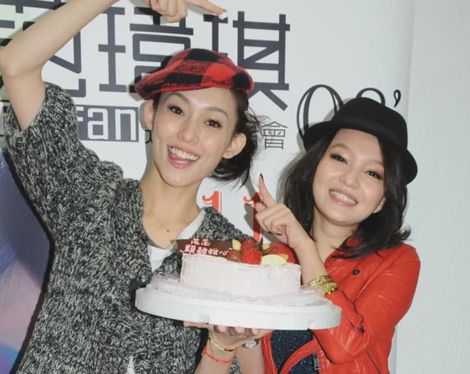 假闺蜜、抢代言，互相内涵？细扒范玮琪跟张韶涵，两人积怨太久