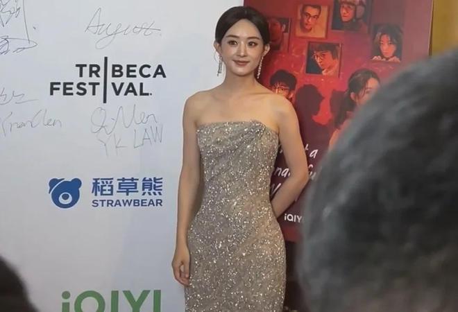 赵丽颖亮相国外电影节，合照背景显寒酸，被质疑又是男友给的资源