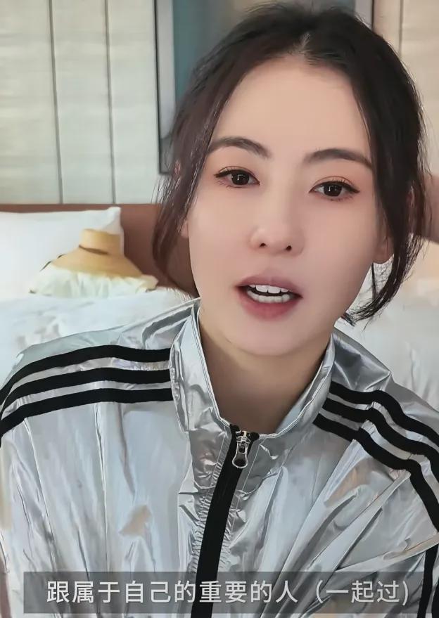 45岁张柏芝撞脸向太，分享和儿子相处日常，网友感慨她很会教孩子