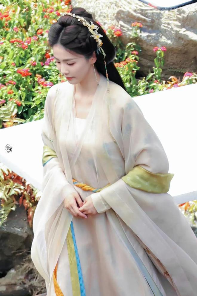 临江仙开播争议多？于正连发6条猛夸，白鹿仙侠剧收官作成色如何