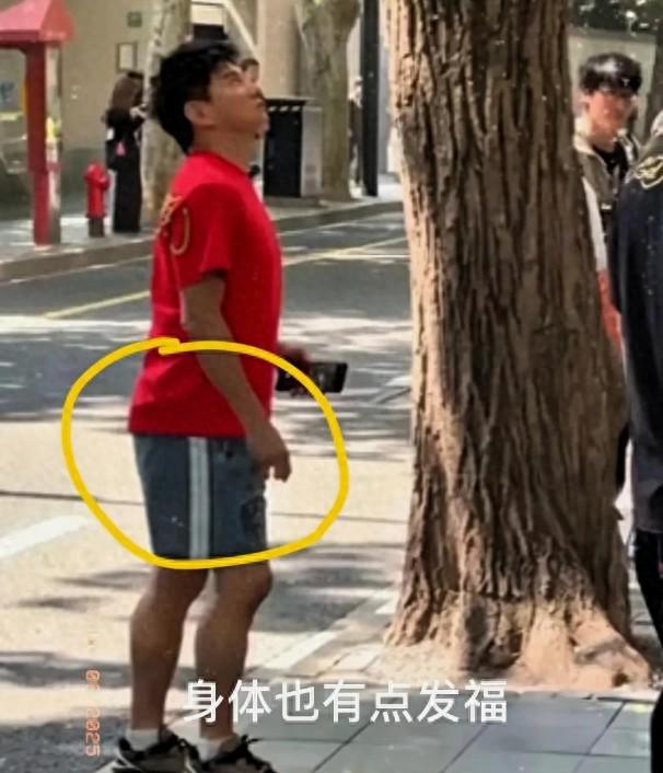 结婚十年，刘诗诗绑高马尾像18岁姑娘吴奇隆个矮屁股大矮壮矮壮