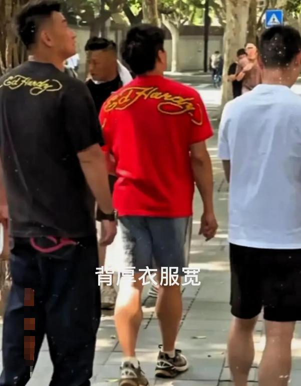 结婚十年，刘诗诗绑高马尾像18岁姑娘吴奇隆个矮屁股大矮壮矮壮