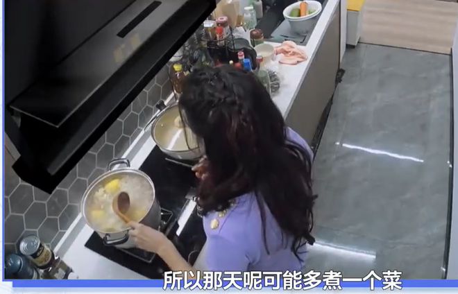 45岁张柏芝撞脸向太，分享和儿子相处日常，网友感慨她很会教孩子