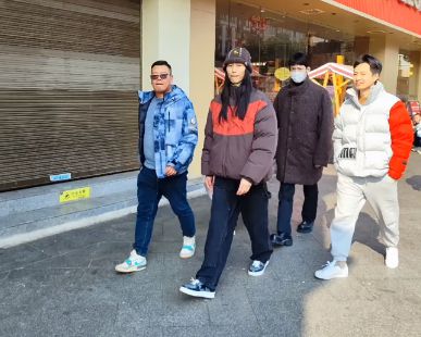 曝井柏然刘雯已领证！两人低调恋爱6年，最新搂腰画面甜蜜爆棚