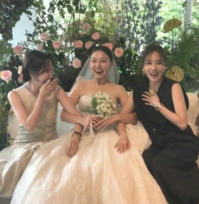 Min婚礼成韩流二代团大团建，王霏霏孟佳合体，Amber孝渊罕见露面
