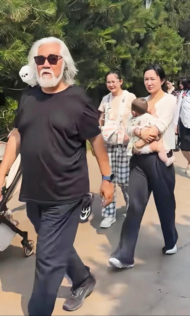 又要上法院？一场“私生活”闹剧，戳穿了74岁张纪中的真实处境