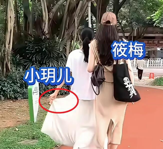 马筱梅把玥儿当公主宠：带她和小动物玩，像妈妈一样陪伴她