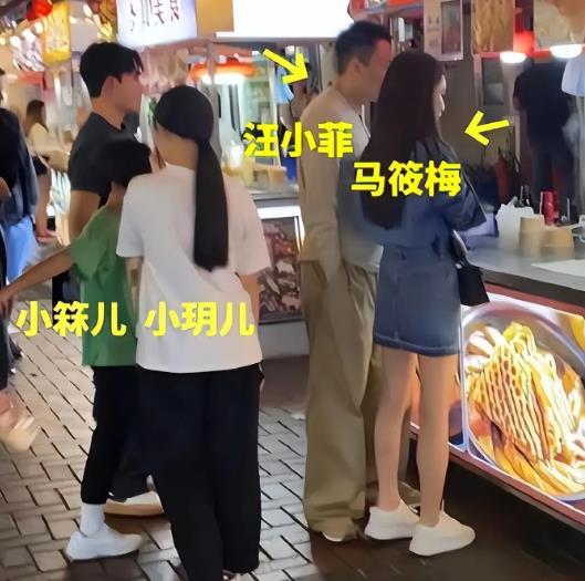 马筱梅把玥儿当公主宠：带她和小动物玩，像妈妈一样陪伴她