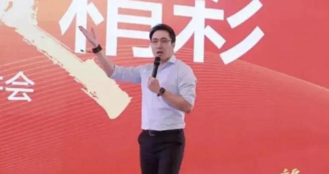 负债千万，仍高调创业？一句“来钱快”，戳穿37岁王自如真实处境